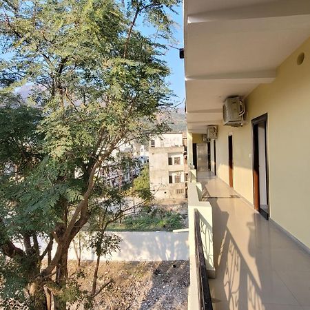 רישיקש Hotel Keshav Nandan By The Shivaay מראה חיצוני תמונה