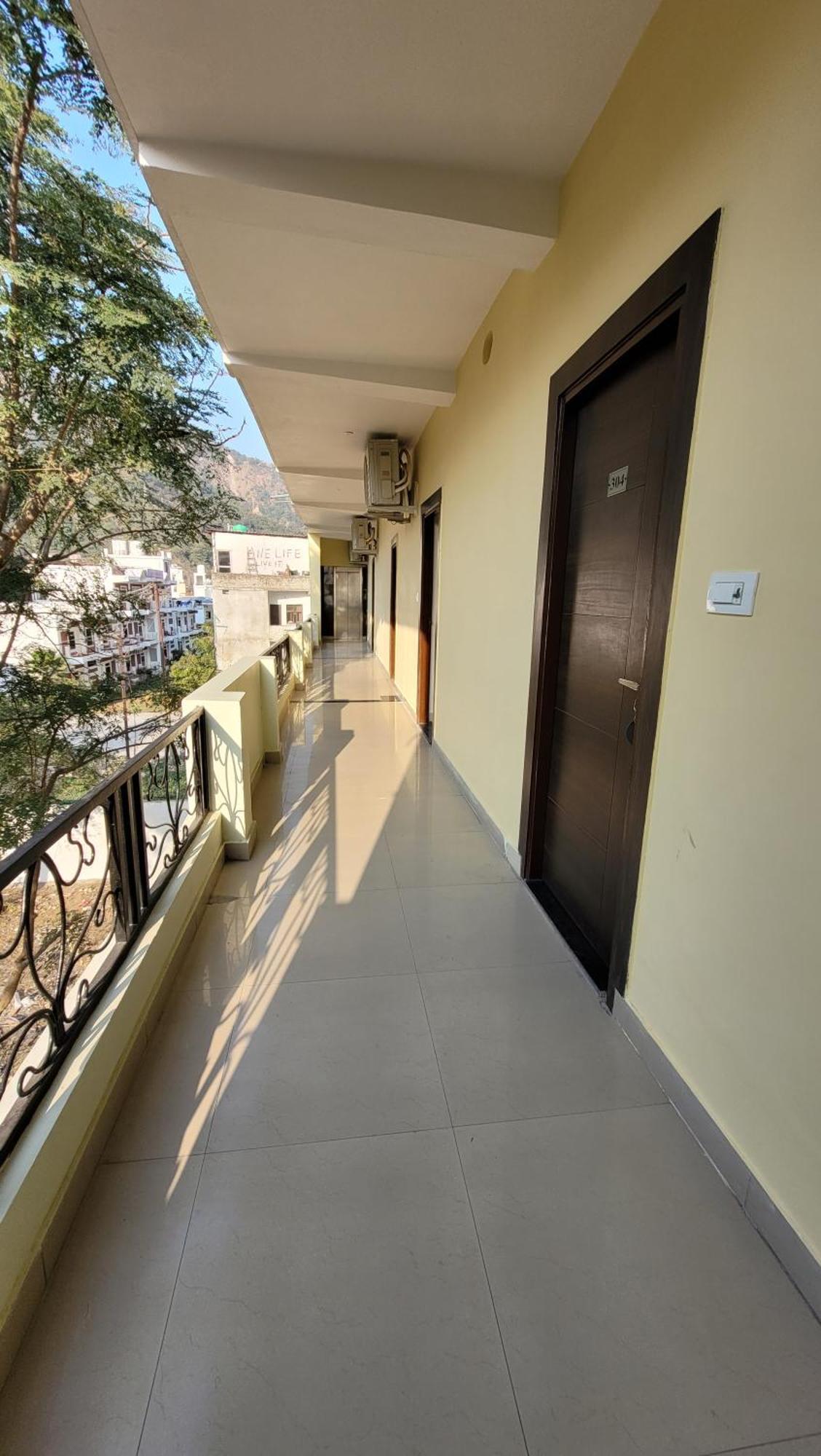 רישיקש Hotel Keshav Nandan By The Shivaay מראה חיצוני תמונה
