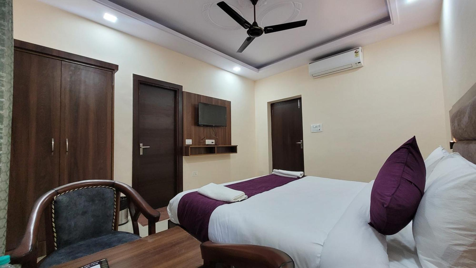 רישיקש Hotel Keshav Nandan By The Shivaay מראה חיצוני תמונה