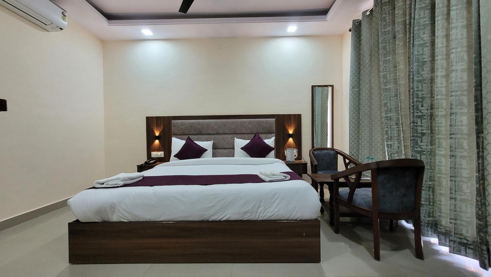 רישיקש Hotel Keshav Nandan By The Shivaay מראה חיצוני תמונה