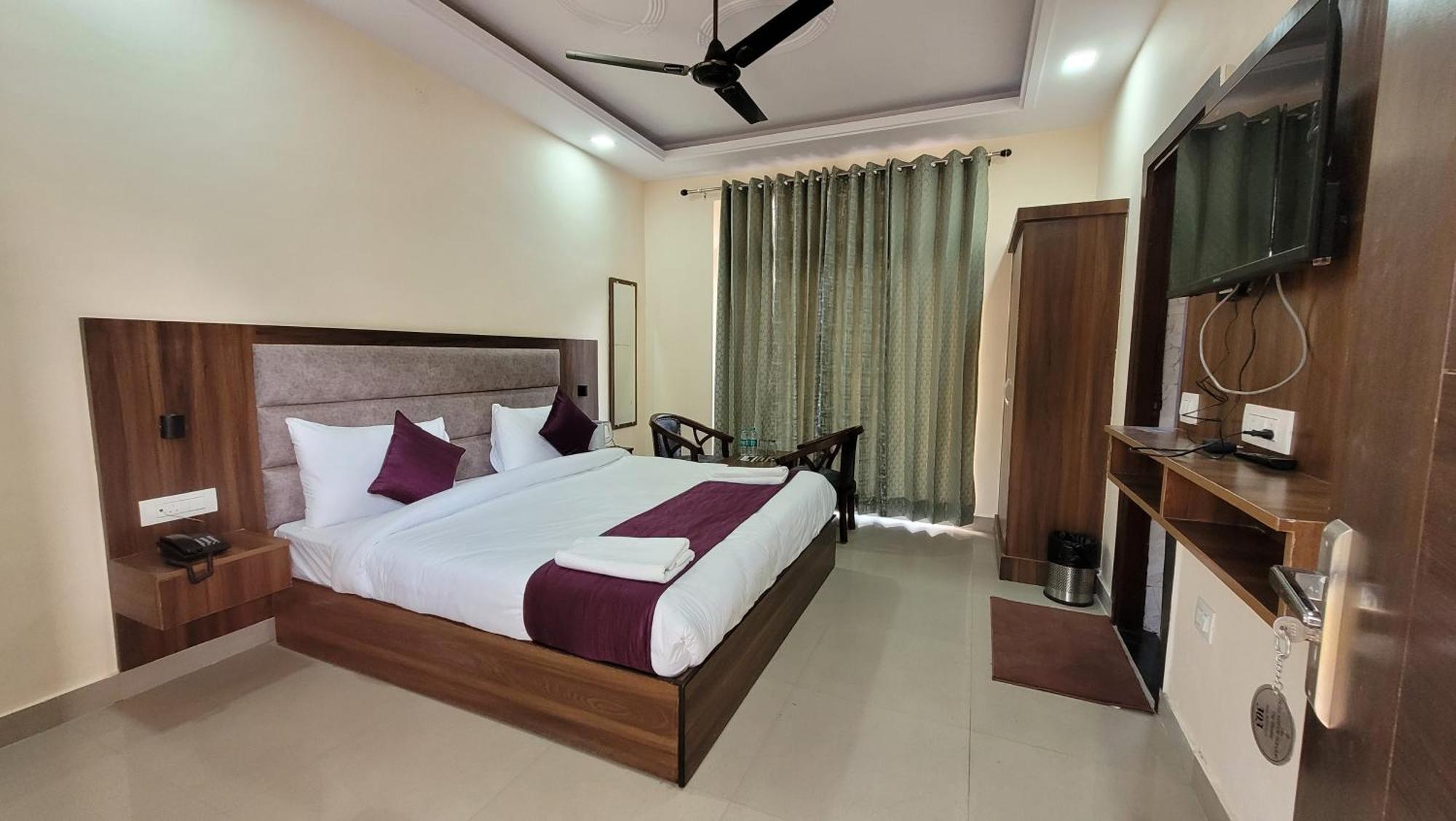 רישיקש Hotel Keshav Nandan By The Shivaay מראה חיצוני תמונה