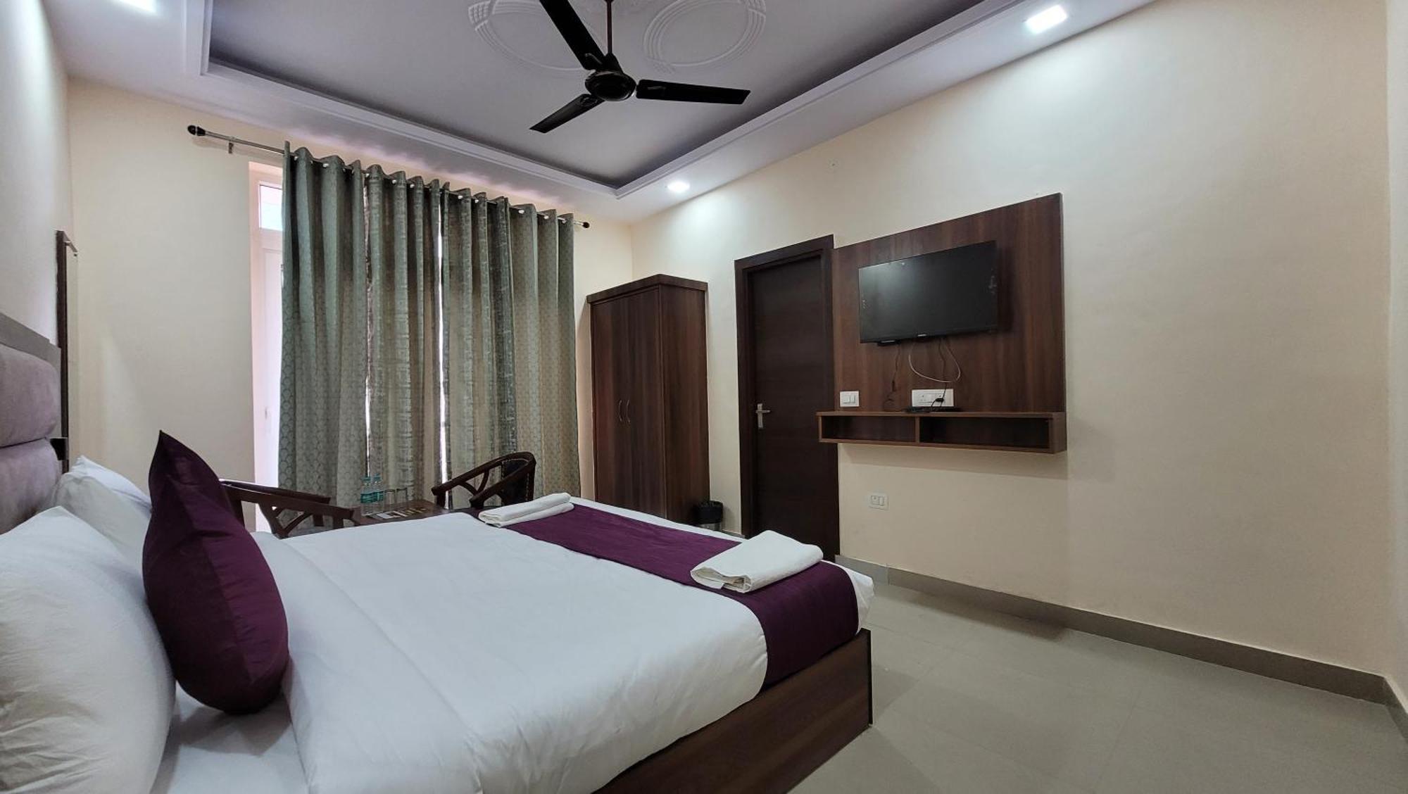 רישיקש Hotel Keshav Nandan By The Shivaay מראה חיצוני תמונה