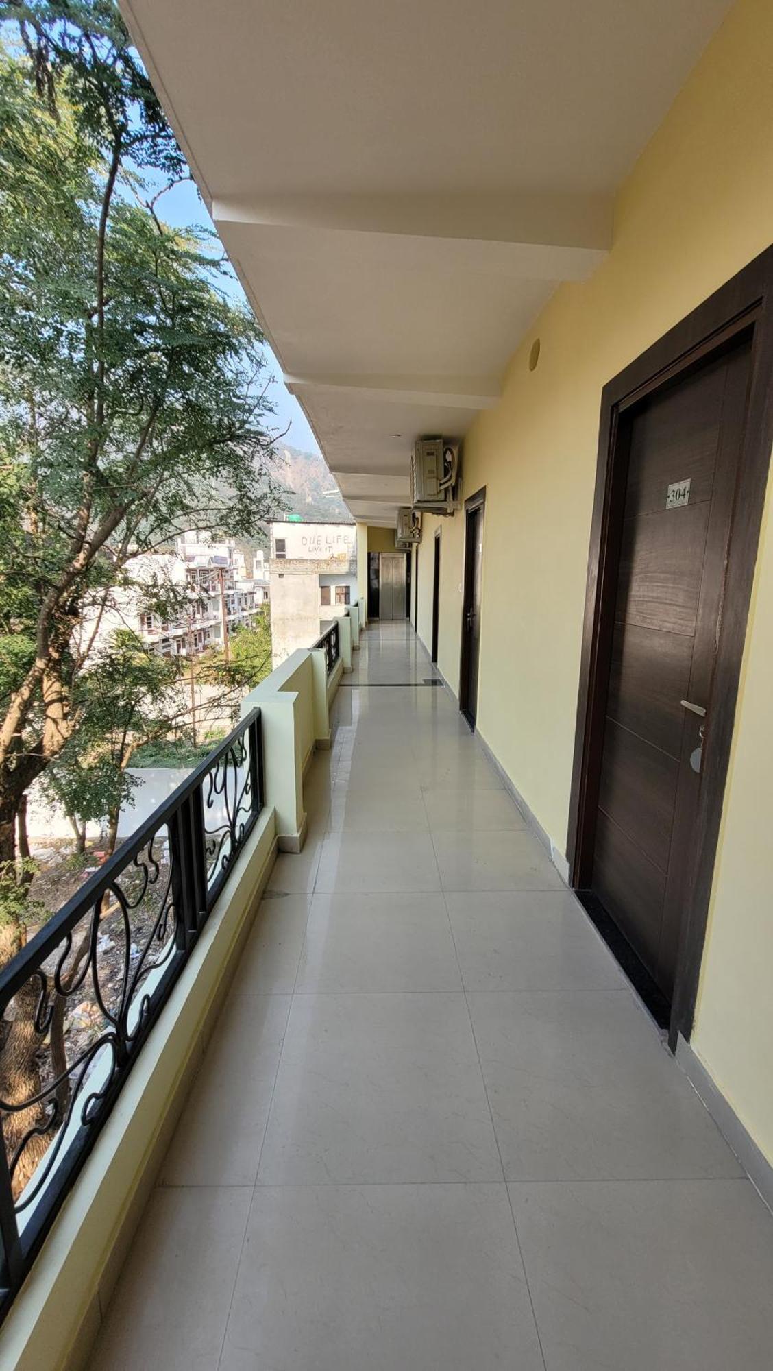 רישיקש Hotel Keshav Nandan By The Shivaay מראה חיצוני תמונה