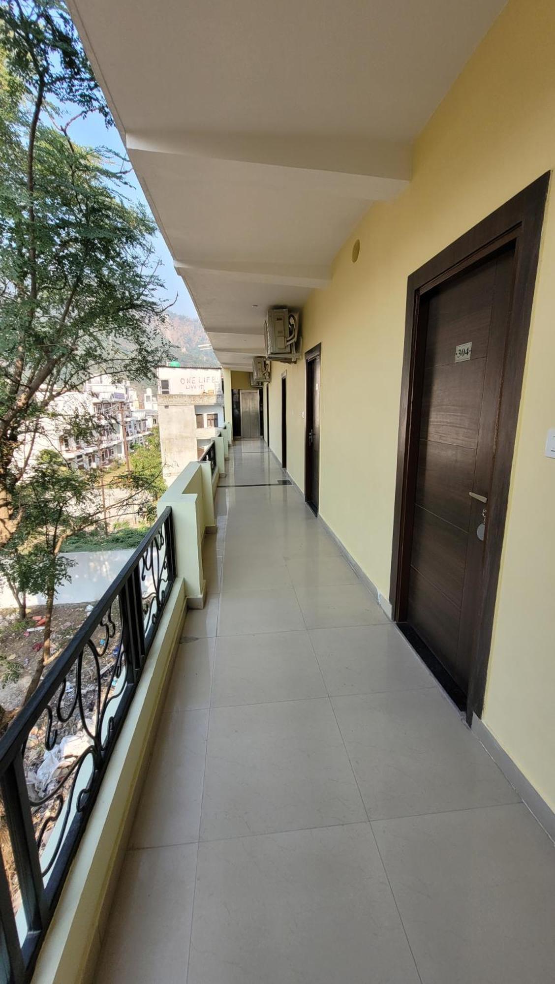 רישיקש Hotel Keshav Nandan By The Shivaay מראה חיצוני תמונה